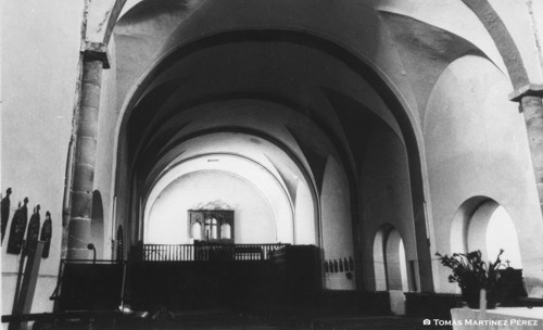 Nave de la iglesia vista desde el Altar Mayor, en 1979
