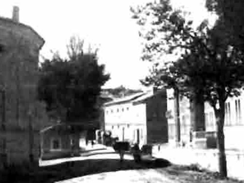 Fielato en Hellin a la entrada por la Carretera de Murcia. De MORENO GARC�A, A. Las calles de Hell�n. Albacete: I.E.A, 1985.