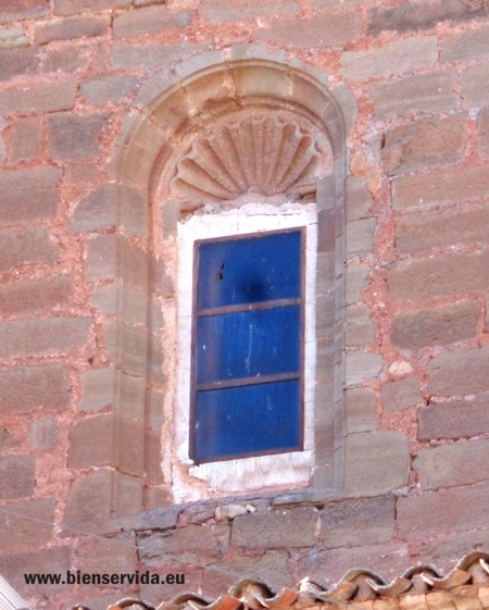 Ventana de la capilla mayor. Lado del evangelio (