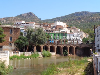 Puente sobre el r�o Guadalimar en la Puerta de Segura en la actualidad