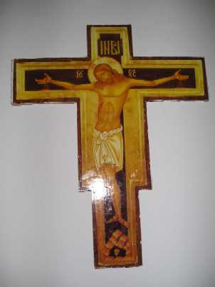 Cruz de madera pintada, imitaci�n a la del relato